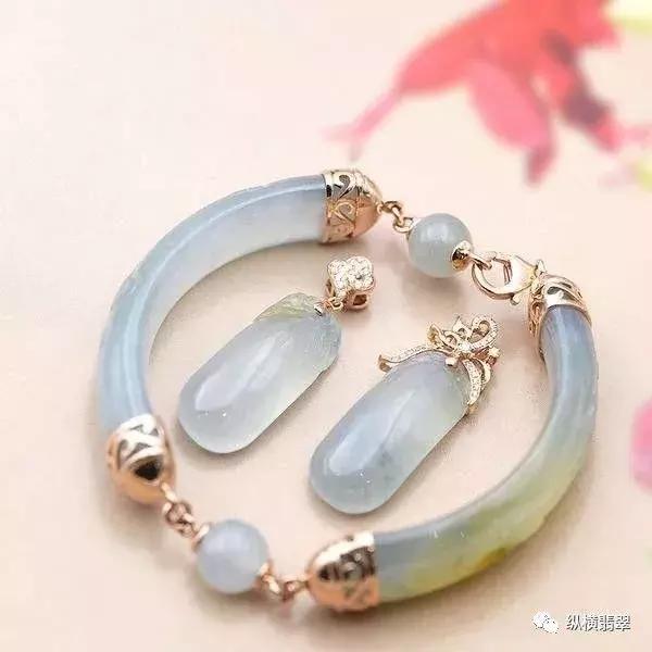 泡温泉会使翡翠手镯变色吗带翡翠手镯能泡温泉吗-第12张图片-翡翠网 泡温泉会使翡翠手镯变色吗带翡翠手镯能泡温泉吗-第12张图片-翡翠网