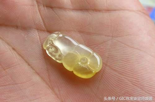 冰种黄翡翠手镯冰种翡翠手镯一般多少钱-第2张图片-翡翠网 冰种黄翡翠手镯冰种翡翠手镯一般多少钱-第2张图片-翡翠网