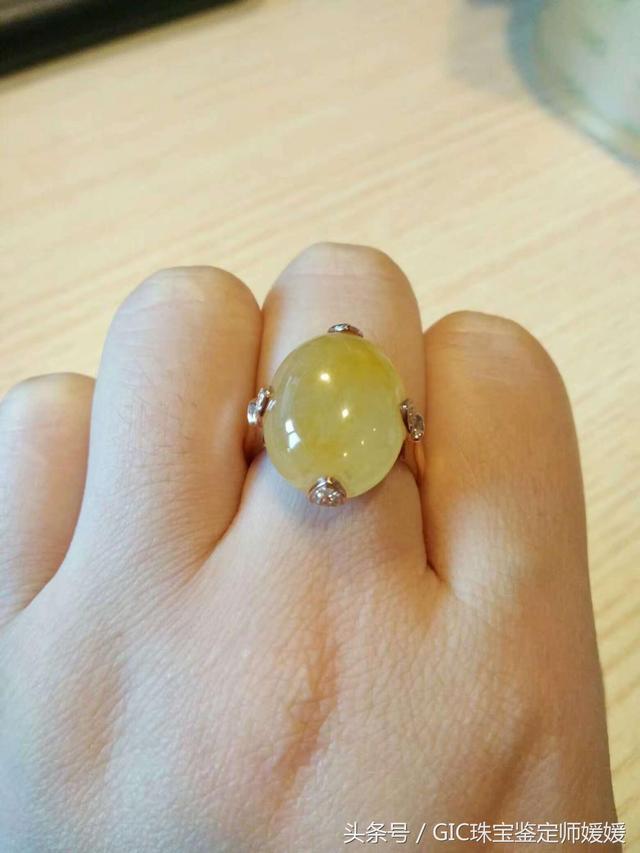 冰种黄翡翠手镯冰种翡翠手镯一般多少钱-第4张图片-翡翠网 冰种黄翡翠手镯冰种翡翠手镯一般多少钱-第4张图片-翡翠网