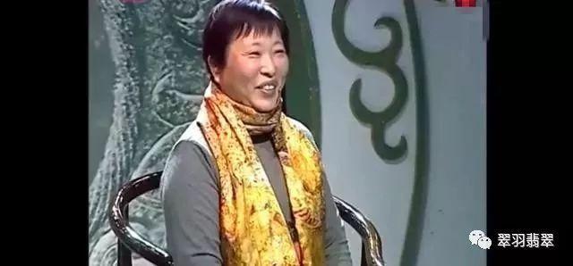 清代帝王绿翡翠手镯鉴宝视频,清朝翡翠手镯鉴宝-第10张图片-翡翠网 清代帝王绿翡翠手镯鉴宝视频,清朝翡翠手镯鉴宝-第10张图片-翡翠网