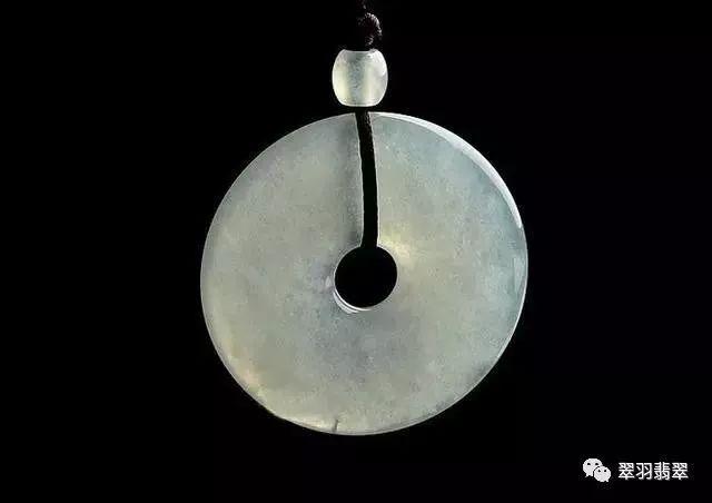 清代帝王绿翡翠手镯鉴宝视频,清朝翡翠手镯鉴宝-第26张图片-翡翠网 清代帝王绿翡翠手镯鉴宝视频,清朝翡翠手镯鉴宝-第26张图片-翡翠网