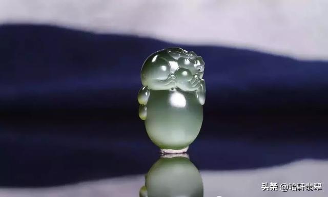 翡翠手镯底子发灰翡翠手镯底子粗能带细腻了吗-第3张图片-翡翠网 翡翠手镯底子发灰翡翠手镯底子粗能带细腻了吗-第3张图片-翡翠网