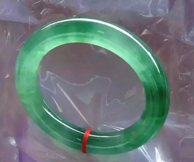 买翡翠手镯怎样量手寸,翡翠手镯怎样讲价-第6张图片-翡翠网 买翡翠手镯怎样量手寸,翡翠手镯怎样讲价-第6张图片-翡翠网