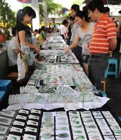 买翡翠手镯怎样量手寸,翡翠手镯怎样讲价-第7张图片-翡翠网 买翡翠手镯怎样量手寸,翡翠手镯怎样讲价-第7张图片-翡翠网