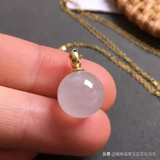 缅甸翡翠糯种手镯价格,缅甸翡翠玉手镯价位-第4张图片-翡翠网 缅甸翡翠糯种手镯价格,缅甸翡翠玉手镯价位-第4张图片-翡翠网