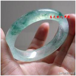 翡翠飘蓝花手镯的好处,飘蓝花翡翠手镯图片-第4张图片-翡翠网 翡翠飘蓝花手镯的好处,飘蓝花翡翠手镯图片-第4张图片-翡翠网