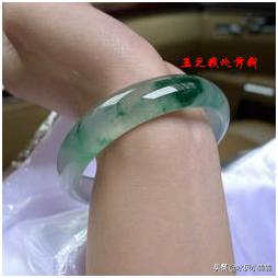 翡翠飘蓝花手镯的好处,飘蓝花翡翠手镯图片-第6张图片-翡翠网 翡翠飘蓝花手镯的好处,飘蓝花翡翠手镯图片-第6张图片-翡翠网