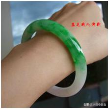 翡翠飘蓝花手镯的好处,飘蓝花翡翠手镯图片-第9张图片-翡翠网 翡翠飘蓝花手镯的好处,飘蓝花翡翠手镯图片-第9张图片-翡翠网