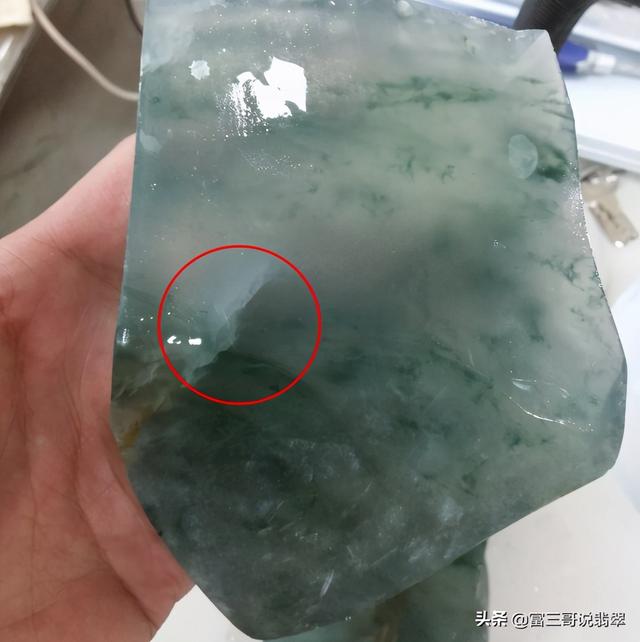 翡翠手镯有细纹,翡翠手镯横纹和竖纹的图片-第1张图片-翡翠网 翡翠手镯有细纹,翡翠手镯横纹和竖纹的图片-第1张图片-翡翠网