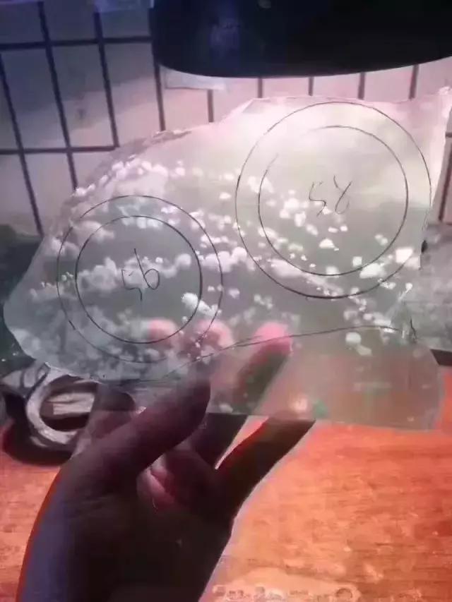 关于翡翠原石敲打有金属声响好吗的信息-第8张图片-翡翠网 关于翡翠原石敲打有金属声响好吗的信息-第8张图片-翡翠网