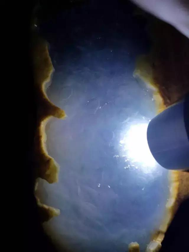 关于翡翠原石敲打有金属声响好吗的信息-第9张图片-翡翠网 关于翡翠原石敲打有金属声响好吗的信息-第9张图片-翡翠网