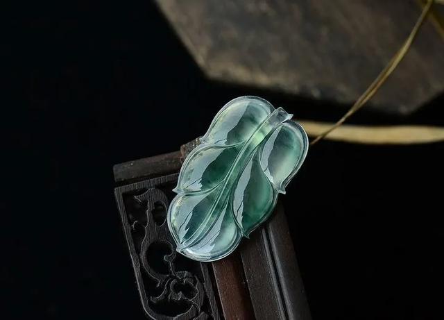 翡翠赌石的知识要点翡翠的知识要点-第4张图片-翡翠网