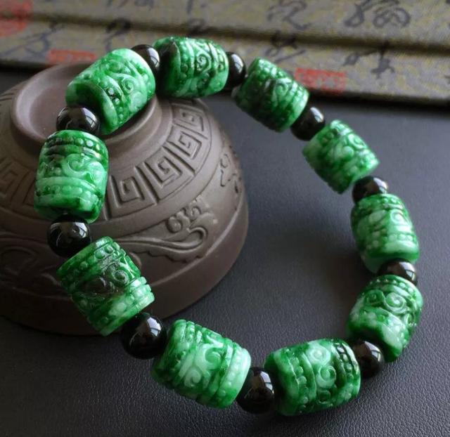 翡翠赌石的知识要点翡翠的知识要点-第7张图片-翡翠网