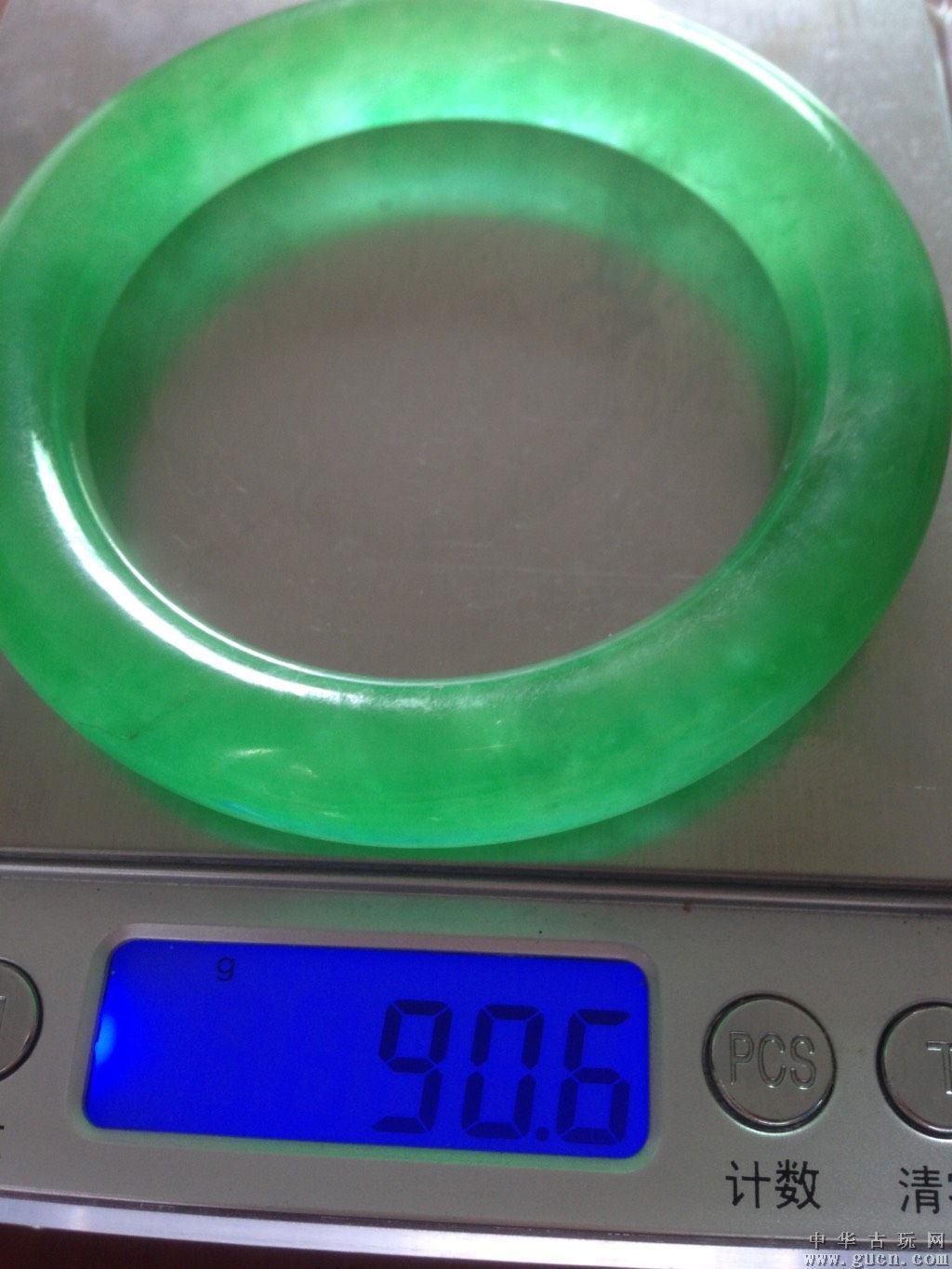 天然a货翡翠手镯价格的简单介绍-第2张图片-翡翠网 天然a货翡翠手镯价格的简单介绍-第2张图片-翡翠网