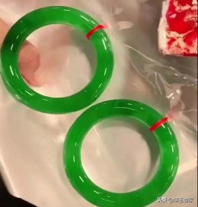 最贵的翡翠手镯排行榜,最贵的翡翠手镯排行榜图片-第1张图片-翡翠网 最贵的翡翠手镯排行榜,最贵的翡翠手镯排行榜图片-第1张图片-翡翠网