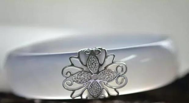 周大生的翡翠手镯怎么样,周大生翡翠手镯怎么样-第11张图片-翡翠网 周大生的翡翠手镯怎么样,周大生翡翠手镯怎么样-第11张图片-翡翠网