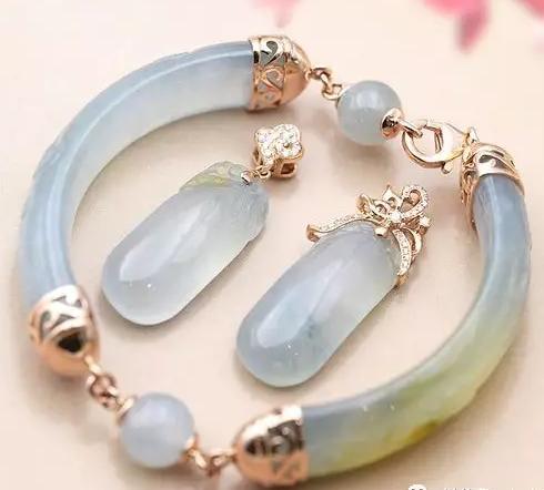 周大生的翡翠手镯怎么样,周大生翡翠手镯怎么样-第13张图片-翡翠网 周大生的翡翠手镯怎么样,周大生翡翠手镯怎么样-第13张图片-翡翠网