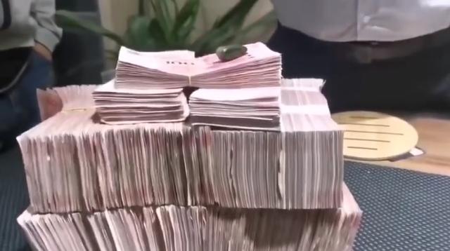 翡翠猫眼戒面的价格翡翠戒面的等级与价格-第1张图片-翡翠网 翡翠猫眼戒面的价格翡翠戒面的等级与价格-第1张图片-翡翠网