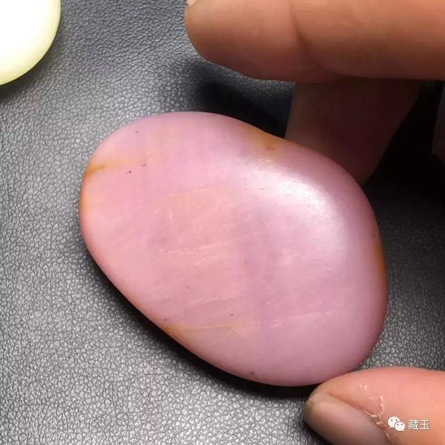 翡翠猫眼戒面的价格翡翠戒面的等级与价格-第4张图片-翡翠网 翡翠猫眼戒面的价格翡翠戒面的等级与价格-第4张图片-翡翠网