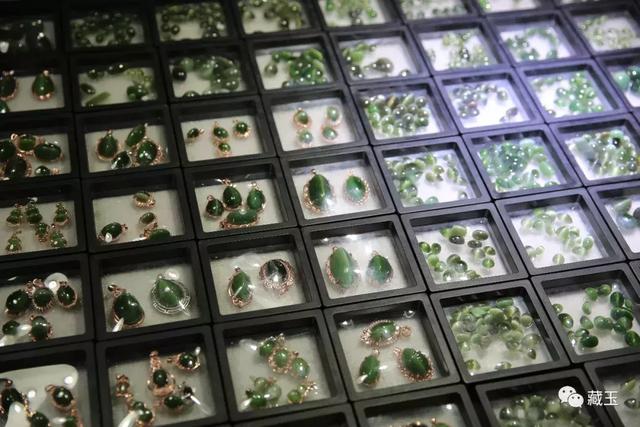 翡翠猫眼戒面的价格翡翠戒面的等级与价格-第6张图片-翡翠网 翡翠猫眼戒面的价格翡翠戒面的等级与价格-第6张图片-翡翠网