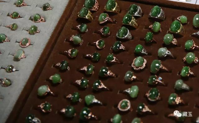 翡翠猫眼戒面的价格翡翠戒面的等级与价格-第15张图片-翡翠网 翡翠猫眼戒面的价格翡翠戒面的等级与价格-第15张图片-翡翠网