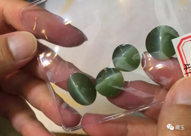 翡翠猫眼戒面的价格翡翠戒面的等级与价格-第17张图片-翡翠网 翡翠猫眼戒面的价格翡翠戒面的等级与价格-第17张图片-翡翠网