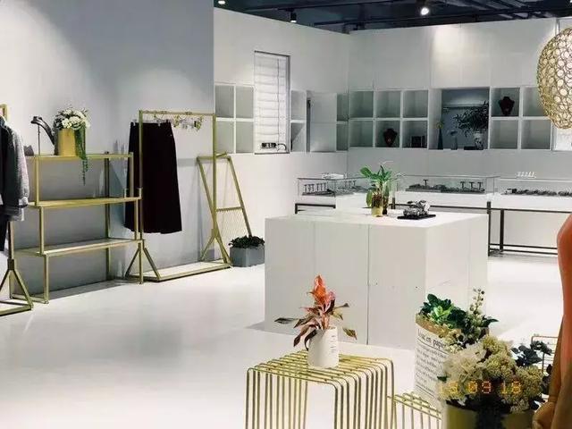 包含翡翠货架摆满原石视频的词条-第8张图片-翡翠网 包含翡翠货架摆满原石视频的词条-第8张图片-翡翠网