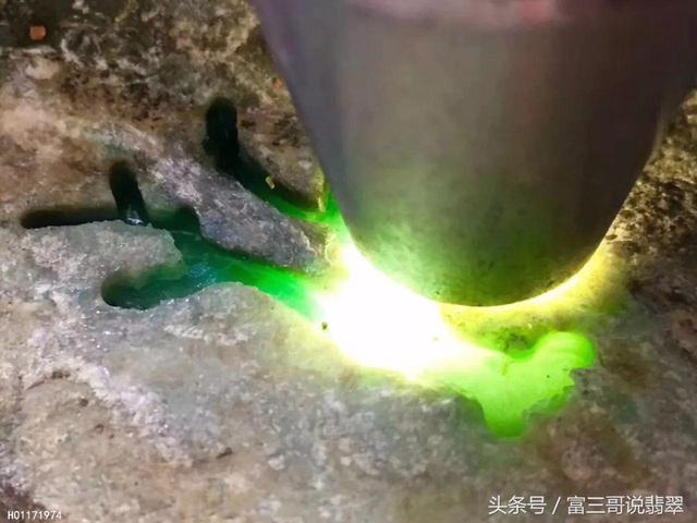 翡翠精品原石,缅甸为什么那么多翡翠原石-第15张图片-翡翠网 翡翠精品原石,缅甸为什么那么多翡翠原石-第15张图片-翡翠网