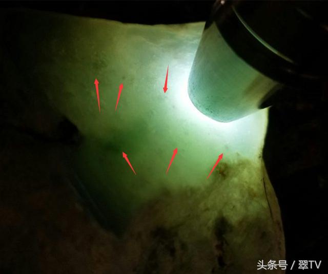 翡翠原石水头长短,翡翠原石水头-第4张图片-翡翠网 翡翠原石水头长短,翡翠原石水头-第4张图片-翡翠网