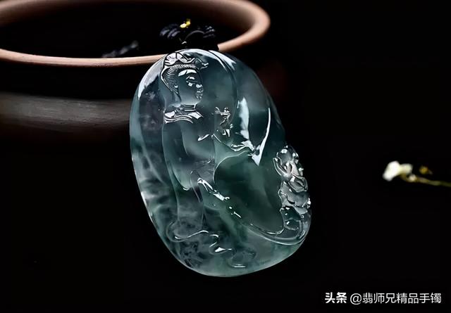 翡翠的基本鉴赏方法,翡翠知识鉴赏-第3张图片-翡翠网 翡翠的基本鉴赏方法,翡翠知识鉴赏-第3张图片-翡翠网