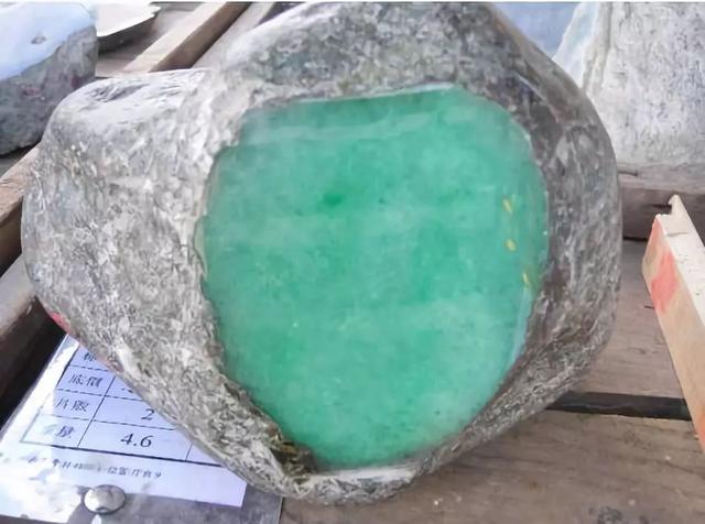 冰豆种翡翠价格豆种翡翠原石价格-第5张图片-翡翠网 冰豆种翡翠价格豆种翡翠原石价格-第5张图片-翡翠网