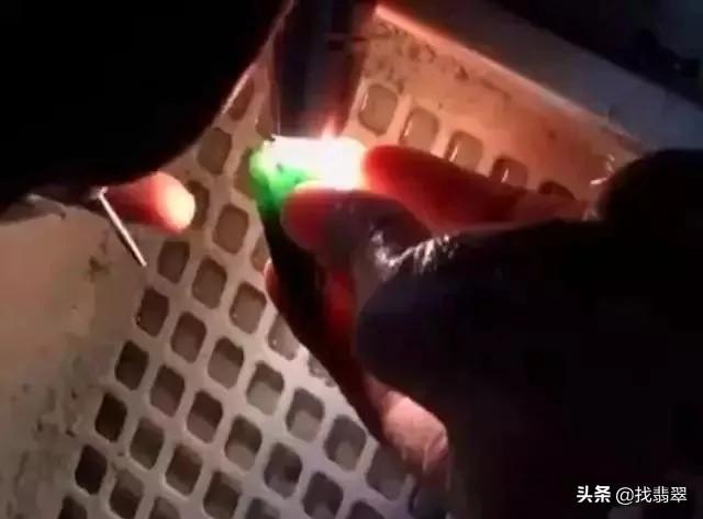 小的翡翠原石多少钱,翡翠原石能卖多少钱-第5张图片-翡翠网 小的翡翠原石多少钱,翡翠原石能卖多少钱-第5张图片-翡翠网