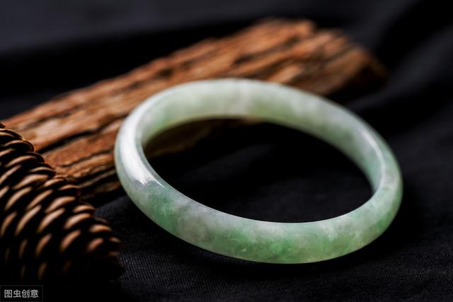 滕翡翠知识新青年的简单介绍-第2张图片-翡翠网 滕翡翠知识新青年的简单介绍-第2张图片-翡翠网