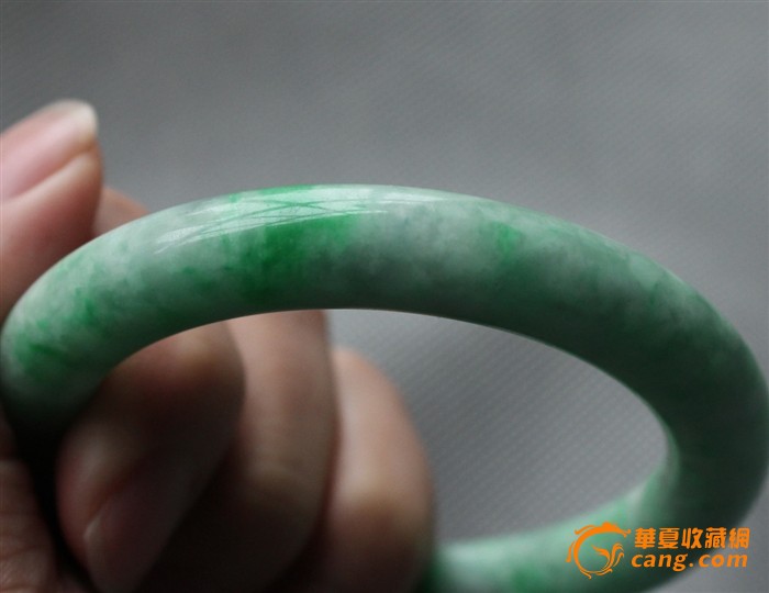 豆色翡翠手镯价格豆色翡翠手镯-第1张图片-翡翠网 豆色翡翠手镯价格豆色翡翠手镯-第1张图片-翡翠网