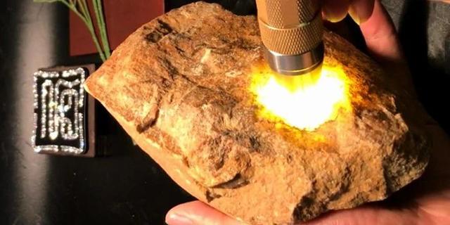 翡翠故事原石成品翡翠原石为什么比成品贵-第2张图片-翡翠网 翡翠故事原石成品翡翠原石为什么比成品贵-第2张图片-翡翠网