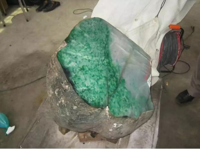 豆糯种翡翠手镯,豆糯种翡翠手镯多少钱-第8张图片-翡翠网 豆糯种翡翠手镯,豆糯种翡翠手镯多少钱-第8张图片-翡翠网