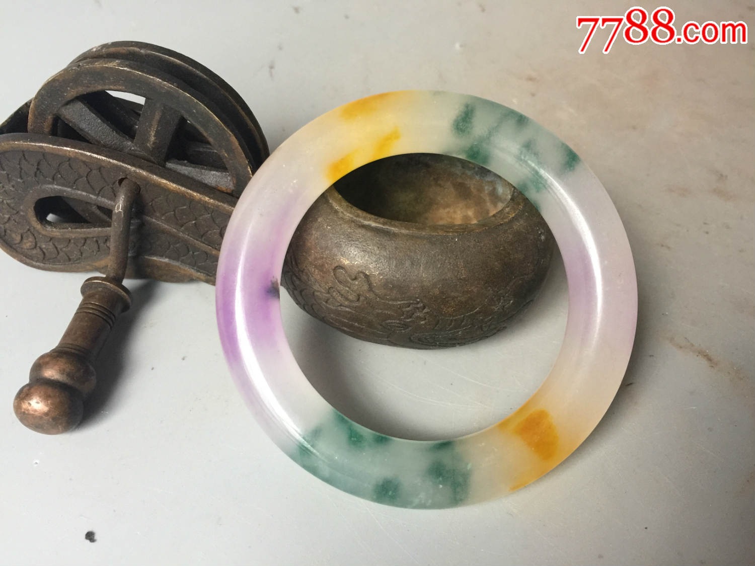 1500元豆种翡翠手镯图片多彩翡翠手镯图片-第1张图片-翡翠网 1500元豆种翡翠手镯图片多彩翡翠手镯图片-第1张图片-翡翠网