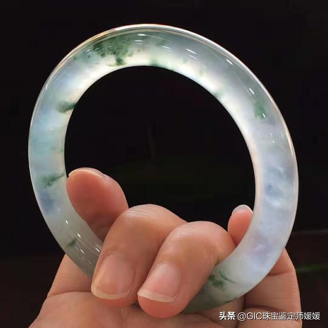 有色根的翡翠手镯,翡翠手镯色根是什么意思-第12张图片-翡翠网 有色根的翡翠手镯,翡翠手镯色根是什么意思-第12张图片-翡翠网