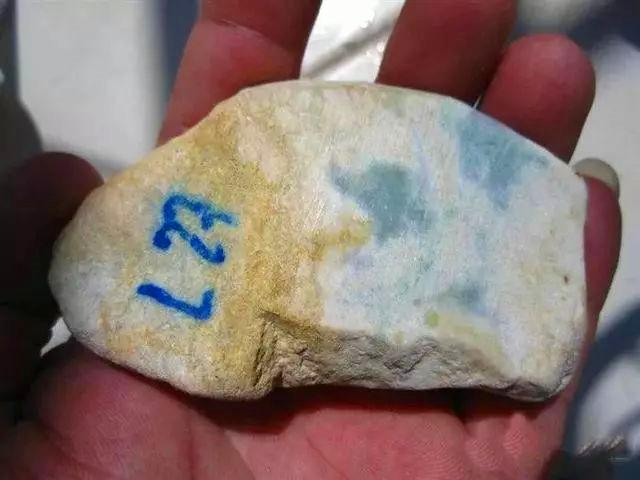 翡翠原石翡翠明料翡翠原石小料人物-第1张图片-翡翠网 翡翠原石翡翠明料翡翠原石小料人物-第1张图片-翡翠网