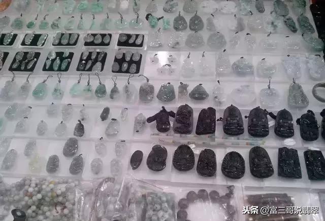 翡翠手把件价格对照表翡翠手把件价格-第3张图片-翡翠网 翡翠手把件价格对照表翡翠手把件价格-第3张图片-翡翠网