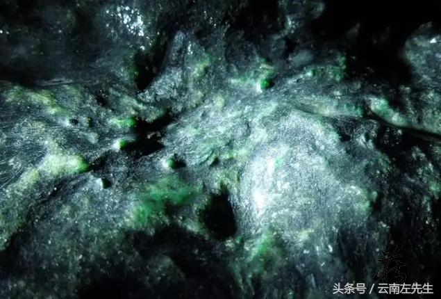 世界上最贵的翡翠原石世界上最贵翡翠原石-第2张图片-翡翠网 世界上最贵的翡翠原石世界上最贵翡翠原石-第2张图片-翡翠网