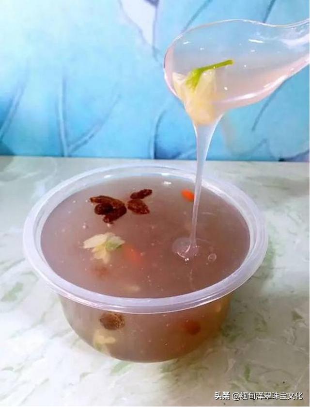 翡翠手镯颜色分类,翡翠手镯12种颜色-第16张图片-翡翠网 翡翠手镯颜色分类,翡翠手镯12种颜色-第16张图片-翡翠网