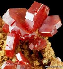 包含营山帝王绿翡翠原石的词条-第11张图片-翡翠网 包含营山帝王绿翡翠原石的词条-第11张图片-翡翠网