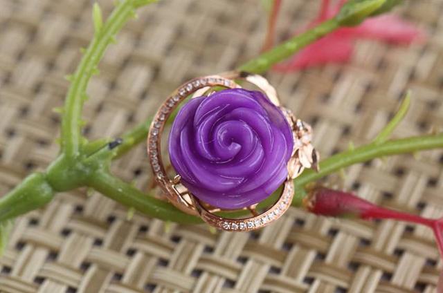 关于海蓝色的翡翠的价格是多少的信息-第6张图片-翡翠网 关于海蓝色的翡翠的价格是多少的信息-第6张图片-翡翠网