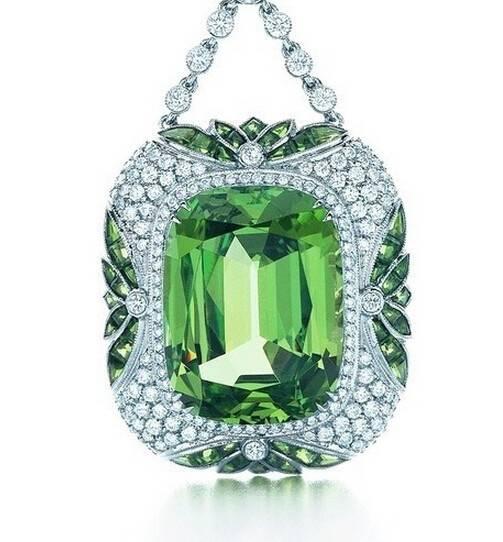 关于海蓝色的翡翠的价格是多少的信息-第11张图片-翡翠网 关于海蓝色的翡翠的价格是多少的信息-第11张图片-翡翠网