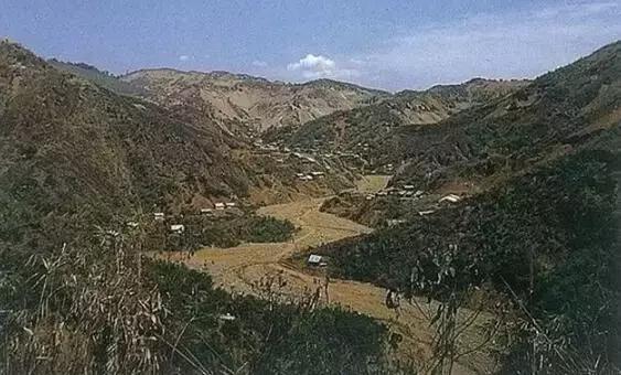 翡翠共生矿原石翡翠的共生矿是什么-第1张图片-翡翠网 翡翠共生矿原石翡翠的共生矿是什么-第1张图片-翡翠网