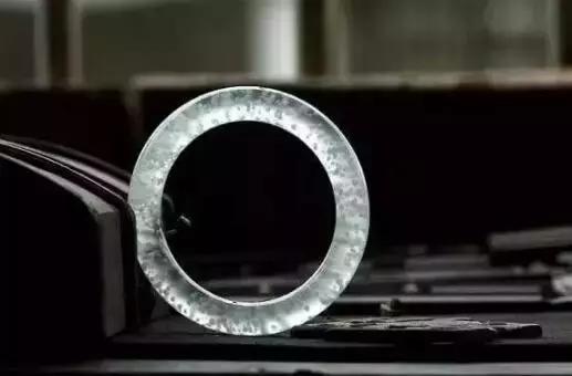 翡翠共生矿原石翡翠的共生矿是什么-第12张图片-翡翠网 翡翠共生矿原石翡翠的共生矿是什么-第12张图片-翡翠网