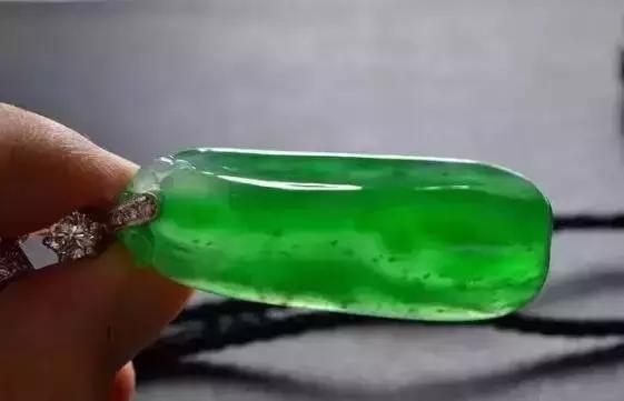 翡翠共生矿原石翡翠的共生矿是什么-第13张图片-翡翠网 翡翠共生矿原石翡翠的共生矿是什么-第13张图片-翡翠网