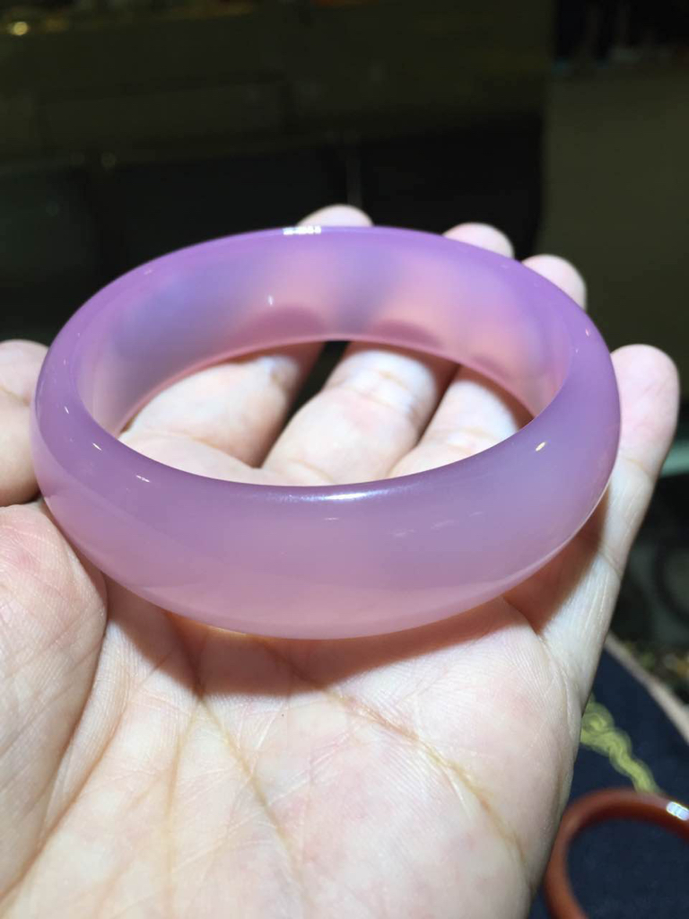 翡翠手镯抛光粉怎么洗粉翡翠手镯价格-第1张图片-翡翠网 翡翠手镯抛光粉怎么洗粉翡翠手镯价格-第1张图片-翡翠网