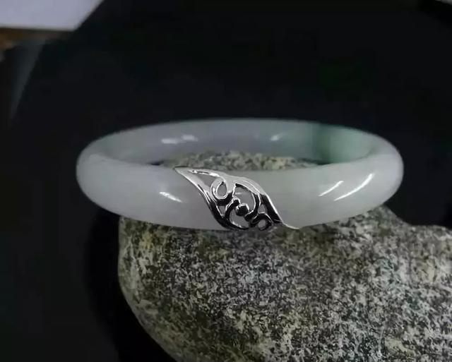 翡翠手镯包金图片,金手镯图片-第3张图片-翡翠网 翡翠手镯包金图片,金手镯图片-第3张图片-翡翠网